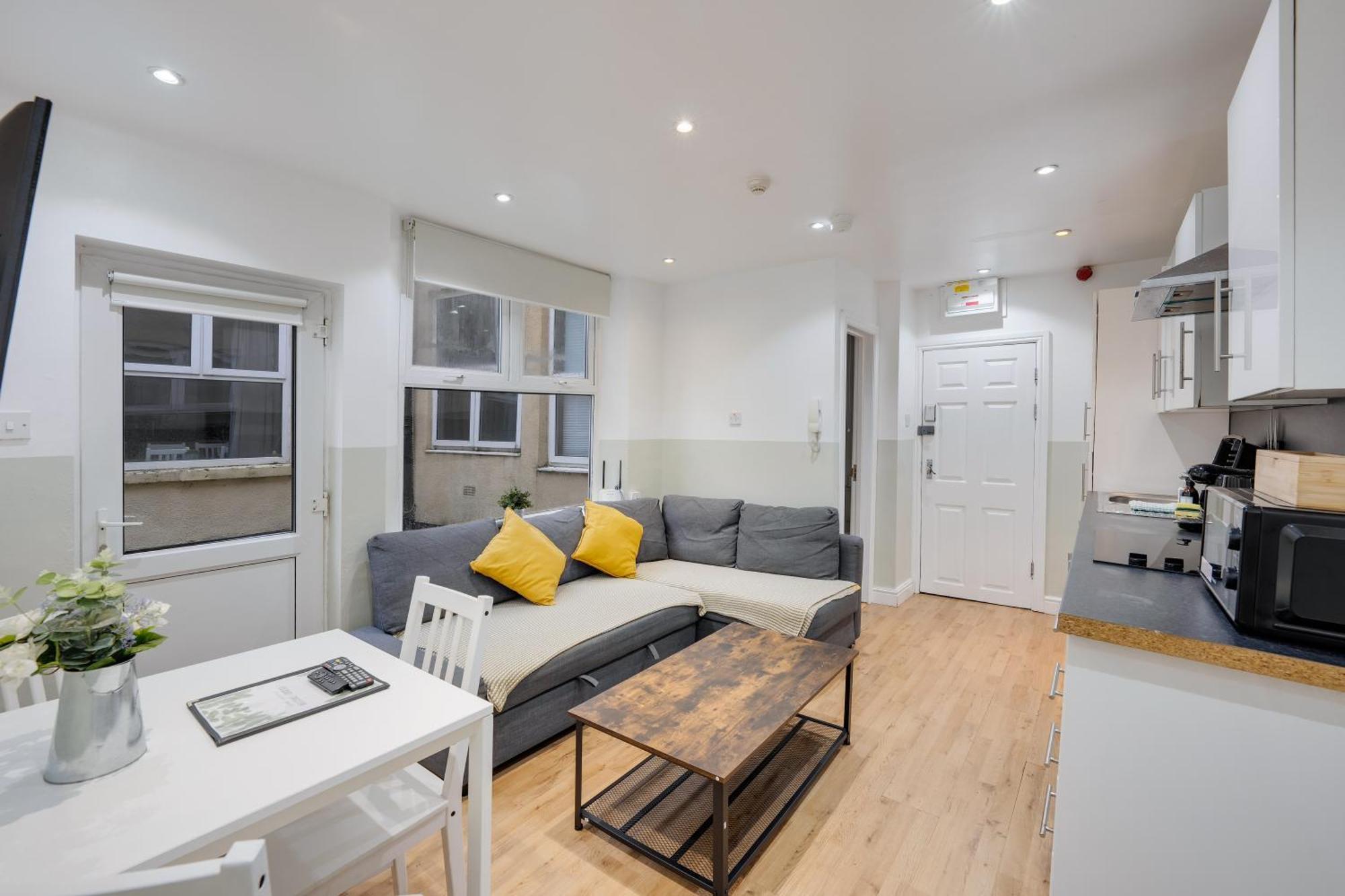 2 Bedroom For Up To 6 Nr Centre * Cardiff